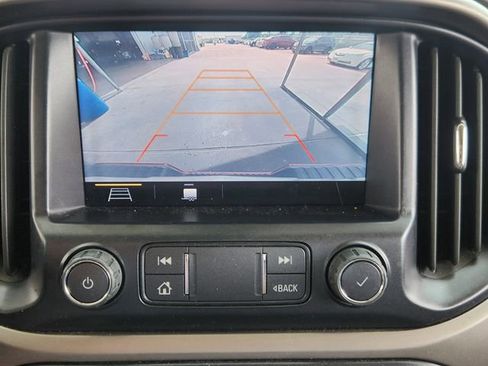Used 2019 Chevrolet Colorado Z71 RWD image 16