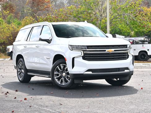 Used 2021 Chevrolet Tahoe LT w/ LT Signature Package image 2