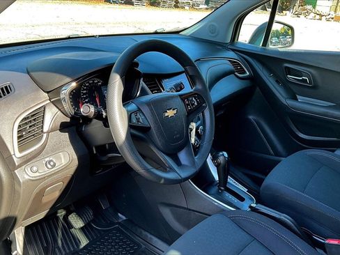 Certified 2020 Chevrolet Trax LS w/ Tint and Cruise Package image 15