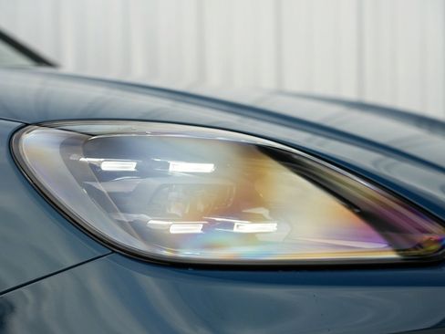 Used 2024 Porsche Cayenne w/ Premium Package image 65