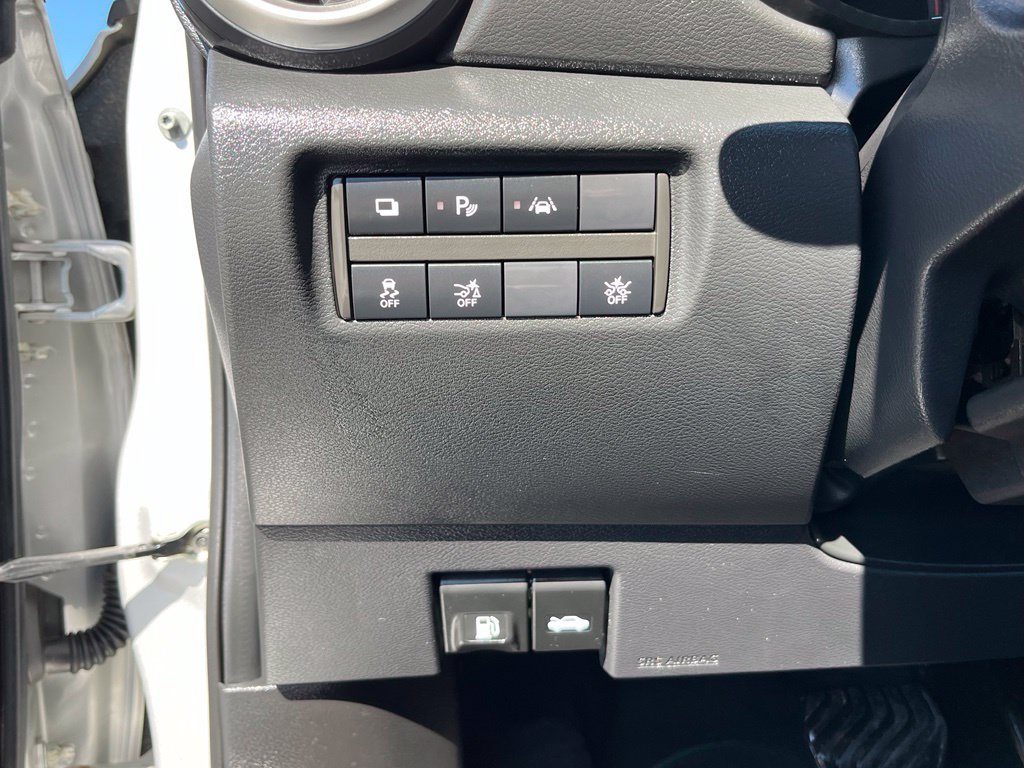 Used 2020 Nissan Versa S FWD image 17