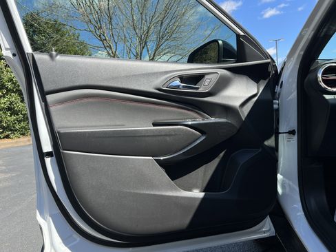 New 2026 Chevrolet Trax RS w/ Sunroof Package image 15