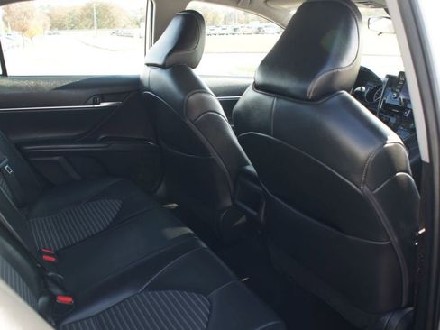 Used 2024 Toyota Camry SE image 18