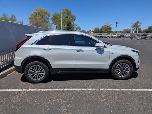 Used 2024 Cadillac XT4 Premium Luxury w/ Active Safety Package FWD image 5