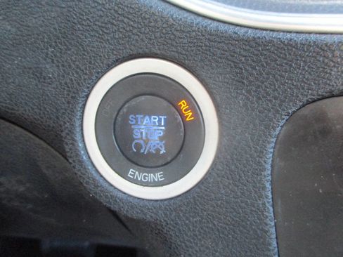 Used 2013 Dodge Charger SE image 11