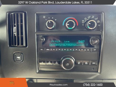 Used 2017 GMC Savana 3500 Extended Van 3D image 56