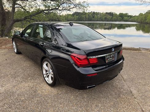 Used 2014 BMW 750Li image 9