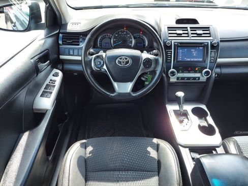 Used 2014 Toyota Camry SE FWD image 10