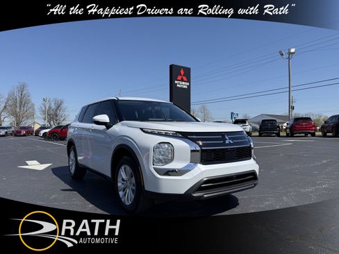 New 2026 Mitsubishi Outlander ES image 1