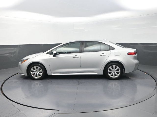 Used 2024 Toyota Corolla LE FWD image 4