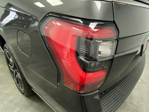 Used 2021 Ford Expedition Max Limited image 13
