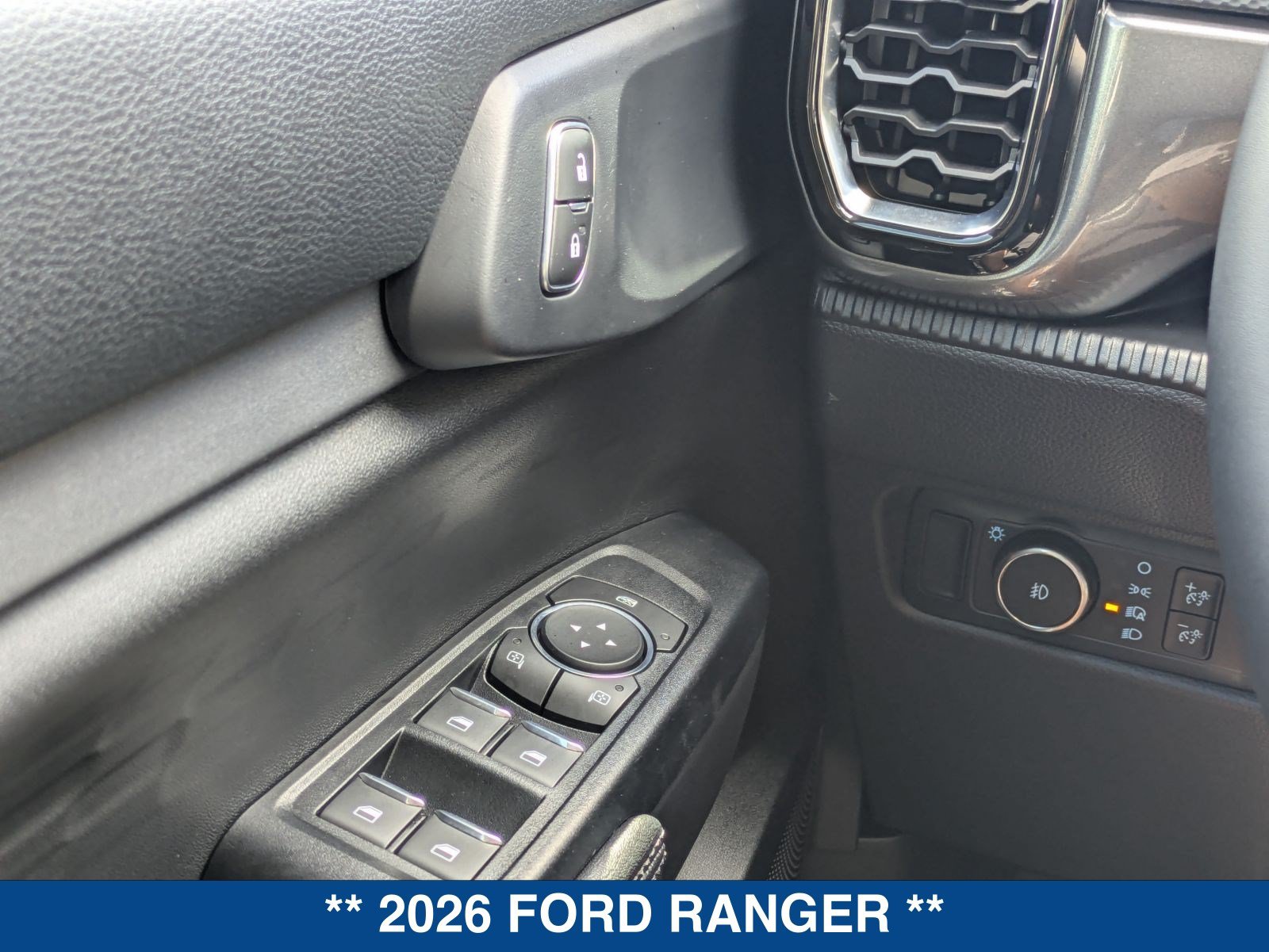 New 2026 Ford Ranger XLT w/ Black Appearance Package RWD image 25