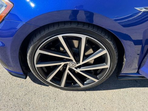 Used 2018 Volkswagen Golf R 4-Door image 29