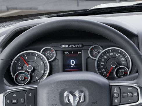 New 2025 RAM 2500 Big Horn AWD/4WD image 32