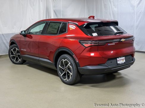 New 2026 Chevrolet Equinox EV LT image 8