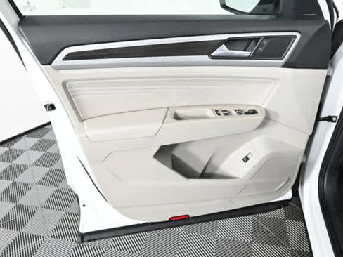 Used 2023 Volkswagen Atlas SE w/ Black Wheel Package image 19