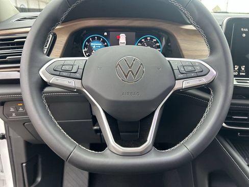 New 2026 Volkswagen Atlas SE FWD image 19