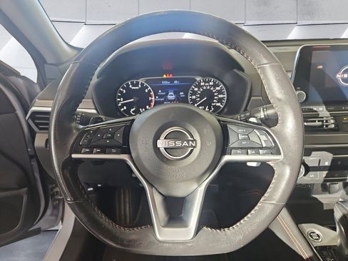 Used 2024 Nissan Altima 2.5 SR image 9