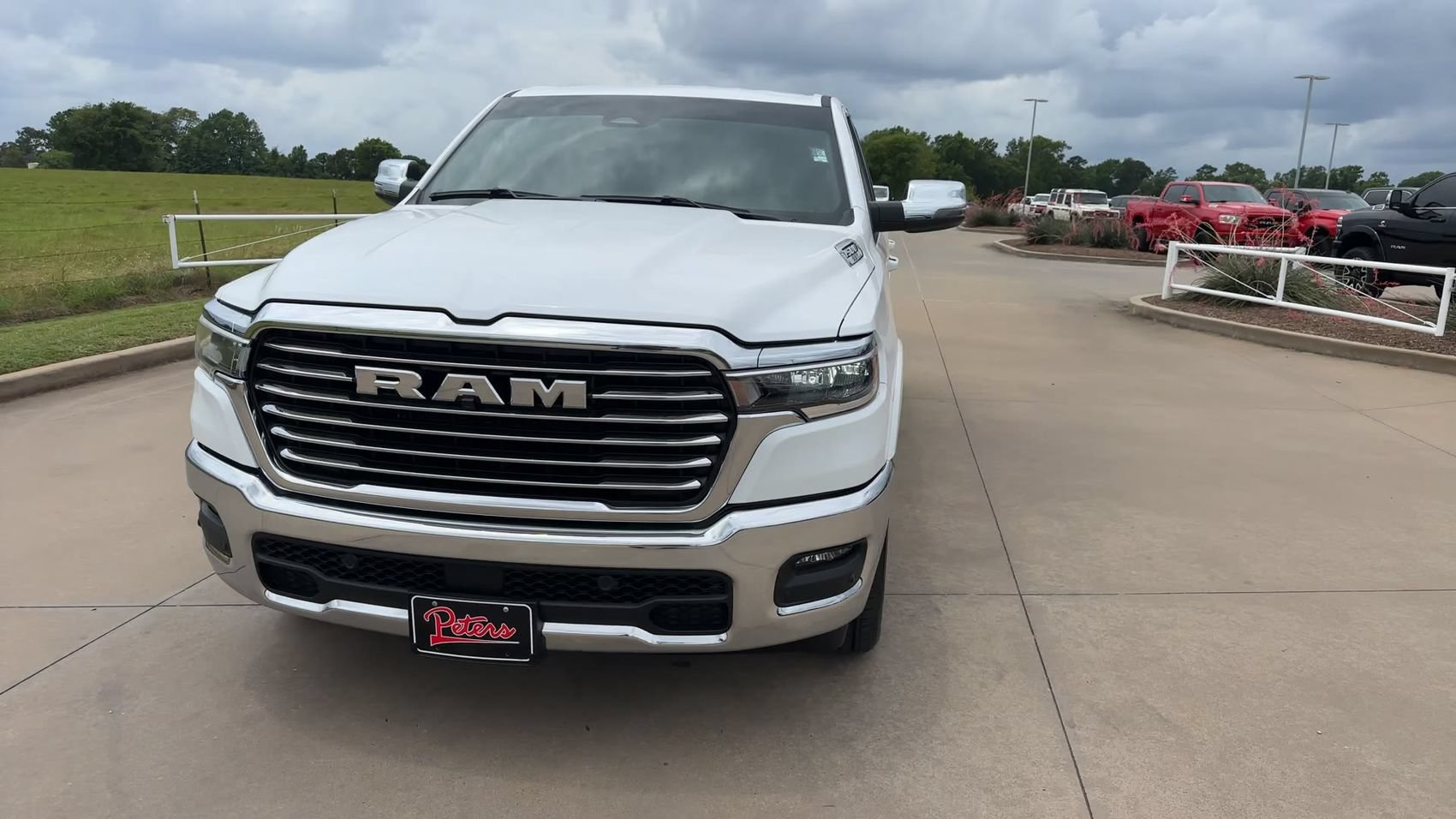 Used 2025 RAM 1500 Laramie AWD/4WD image 4