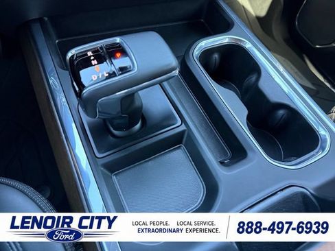 Used 2025 Chevrolet Silverado 1500 High Country w/ High Country Premium Package AWD/4WD image 27