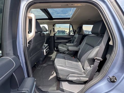 Used 2023 Ford Expedition XLT RWD image 14