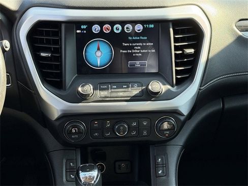 Used 2019 GMC Acadia SLT w/ Black Edition image 17