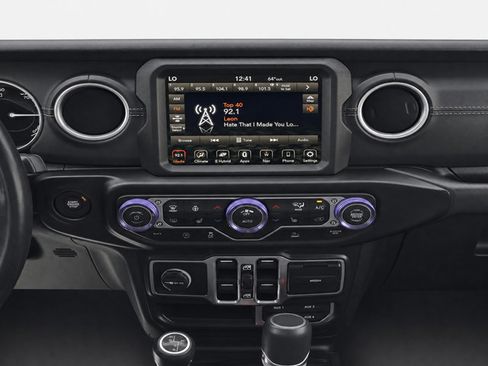 Used 2022 Jeep Wrangler Unlimited Sahara w/ Cold Weather Group AWD/4WD image 15