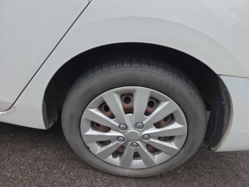 Used 2016 Nissan Sentra SV image 7