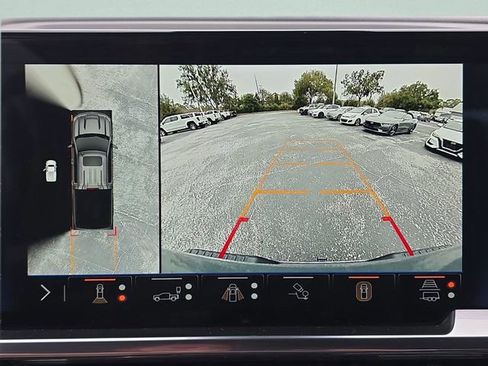 Used 2025 Chevrolet Silverado 1500 LTZ AWD/4WD image 23