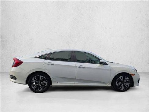 Used 2018 Honda Civic EX-T image 4