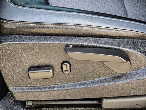 Used 2018 Chevrolet Colorado Z71 image 19