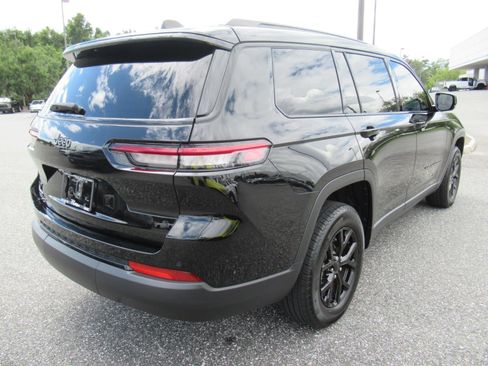 Used 2024 Jeep Grand Cherokee L Laredo AWD/4WD image 7
