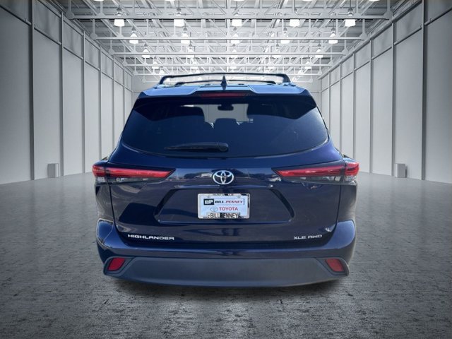 Used 2020 Toyota Highlander XLE AWD/4WD image 4