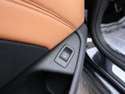 Used 2017 BMW 540i xDrive image 21