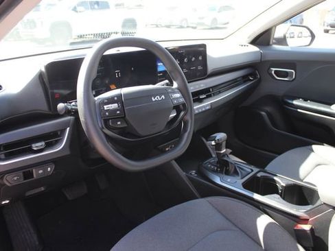 Used 2025 Kia K4 FWD image 3