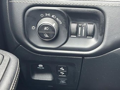 Used 2025 RAM 1500 Limited image 34