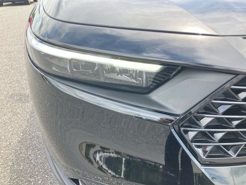 Used 2023 Honda Accord EX image 28