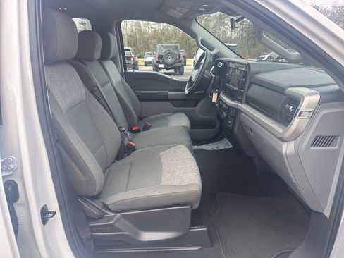 Used 2025 Ford F250 XLT image 7
