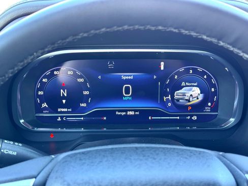 Used 2024 Chevrolet Tahoe Premier image 27