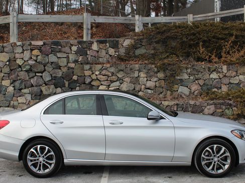 Used 2017 Mercedes-Benz C 300 4MATIC Sedan image 5