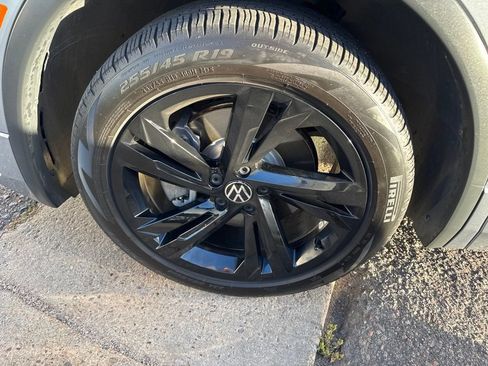 Used 2024 Volkswagen Tiguan SE R-Line AWD/4WD image 13