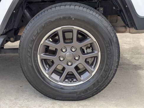 Used 2023 Jeep Gladiator Overland w/ Popular Equipment Package image 13