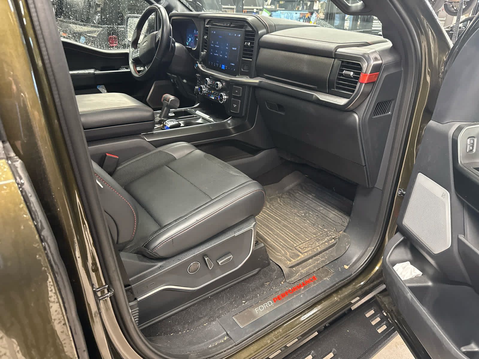 Used 2025 Ford F150 Raptor AWD/4WD image 6
