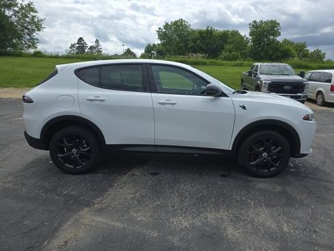 Used 2024 Dodge Hornet GT w/ GT Blacktop Package AWD/4WD image 8