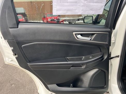 Used 2023 Ford Edge SEL image 17