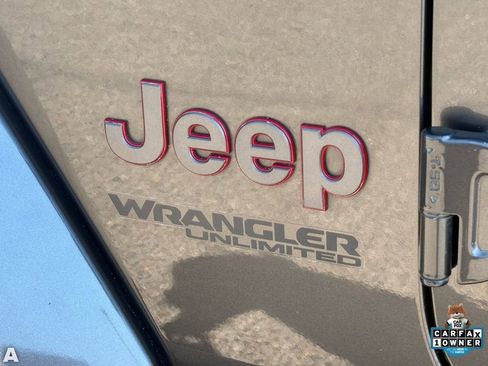 Used 2018 Jeep Wrangler Unlimited Rubicon w/ Dual Top Group image 32