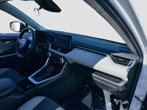 Used 2019 Toyota RAV4 XLE FWD image 24