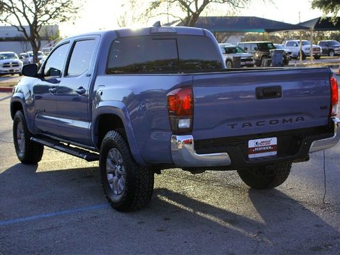 Used 2019 Toyota Tacoma TRD Sport image 6