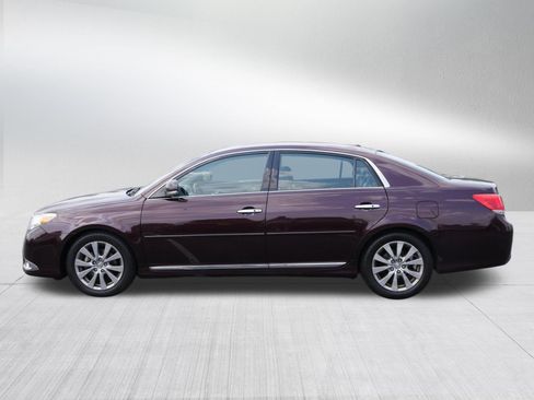 Used 2012 Toyota Avalon Limited FWD image 4