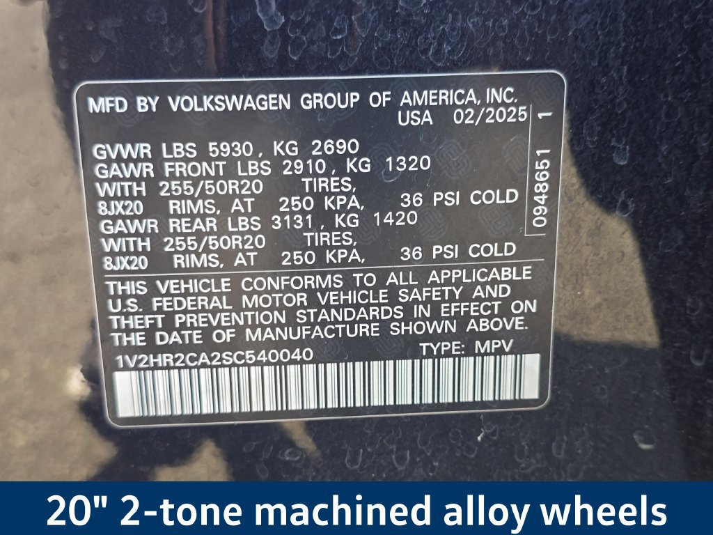 Used 2025 Volkswagen Atlas SE AWD/4WD image 11